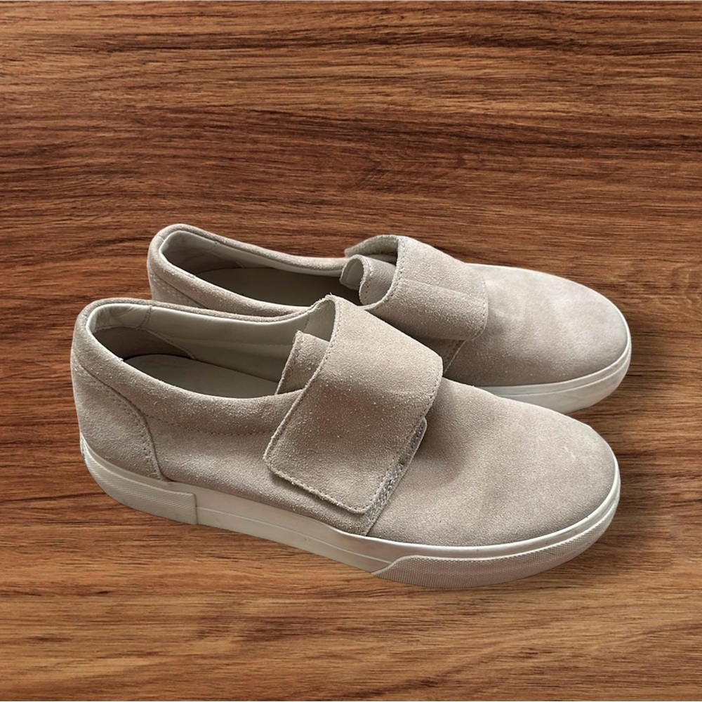 Vince Cage Suede Platform Sneakers. Sz 6. Beige.